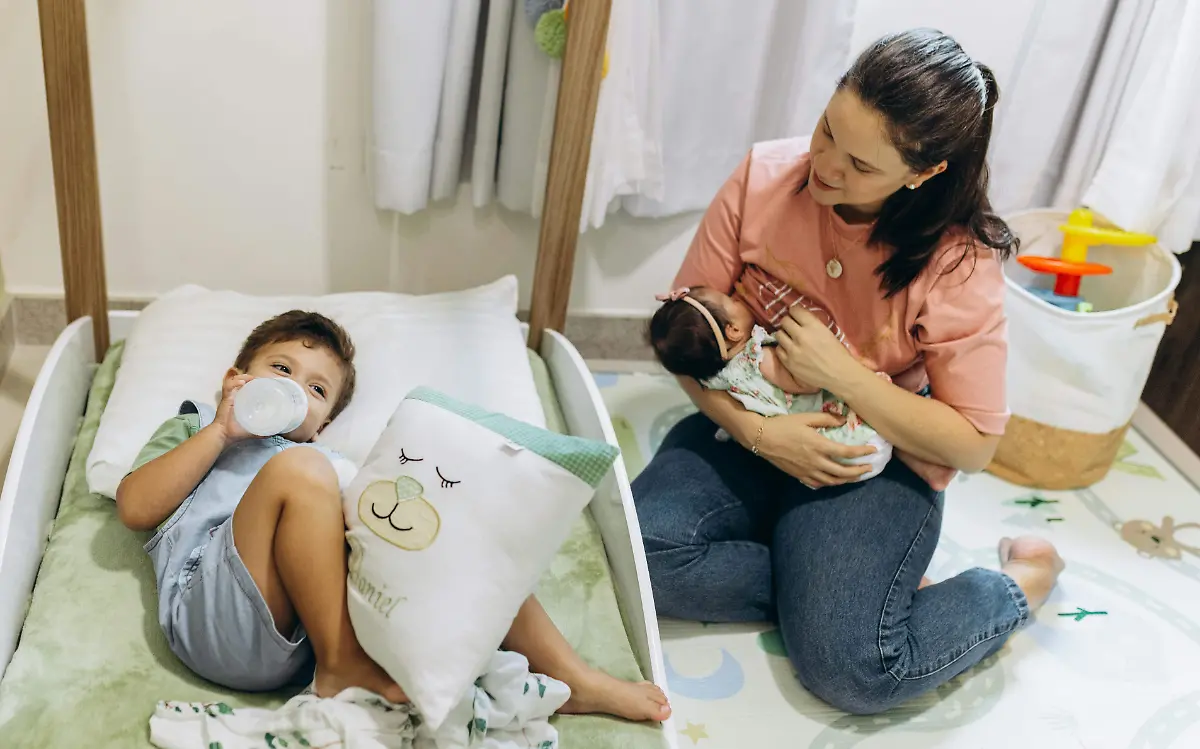 La leche materna es la primera fuente de alimento natural para los bebés menores de un año Pexels